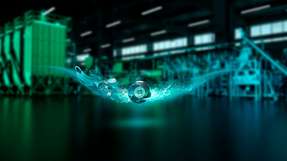 Neue Recycling-Technologien ermöglichen es, komplexe Abfälle wie Mischkunststoffe und Batterien effizient in den Wertstoffkreislauf zurückzuführen. Ein entscheidender Schritt zur Schonung fossiler Ressourcen und zur Reduktion von CO2-Emissionen.