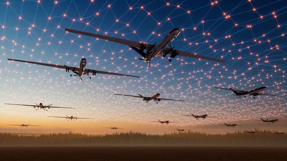 Robuste Elektrotechnik und skalierbare Connectivity bilden das Rückgrat moderner Verteidigungsplattformen: Industrialisiertes Design, Zertifizierbarkeit und resilient in Europa verankerte Wertschöpfung erhöhen Versorgungssicherheit über den gesamten Lebenszyklus.