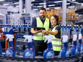 Leadec-Spezialisten nutzen mobile Endgeräte zur Echtzeit-Überwachung und Steuerung von Produktionsprozessen. Die Verknüpfung von technischem Know-how und digitalen Tools sichert eine maximale Anlagenverfügbarkeit.