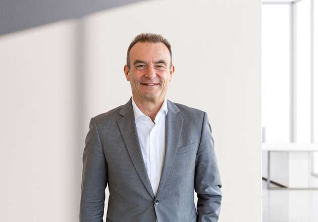 Markus Glaser-Gallion, CEO der Leadec-Gruppe, präsentiert die erfolgreichen Geschäftszahlen für das Jahr 2025.