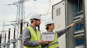 Standardisierte Flexible Connection Agreements sollen Netzengpässe überbrücken und Transparenz über limitierte Netzbetriebsmittel schaffen.