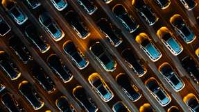 Batterieelektrische Fahrzeuge stellen ganz besondere Anforderungen an die Sicherheit. Bei kritischen Drücken innerhalb der Akkuzellen sorgen hochspezialisierte, vibrationsbeständige Berstscheiben zuverlässig für eine unmittelbare und kontrollierte Entlastung.