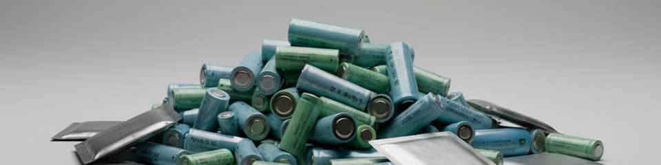 Viele Lithium-Ionen-Zellen werden wegen Abweichungen innerhalb einer Charge aussortiert, obwohl sie einzeln einwandfrei funktionieren. Leveling-Ansätze im Batteriemanagement sollen Unterschiede im Betrieb ausgleichen und mehr Zellen nutzbar machen.