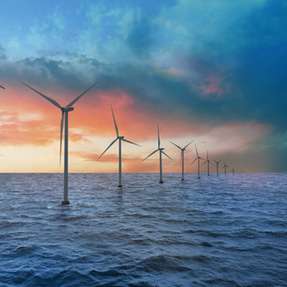 Wo konventionelle Fundamente an ihre Grenzen stoßen, kann Floating Wind zum Einsatz kommen.