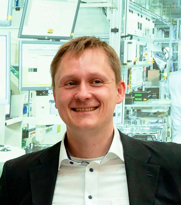 Marcus Lippert, Business Development Manager, Starpower: Analog zu unserer Geschäftsentwicklung hat sich auch unser Messeauftritt auf der PCIM kontinuierlich und sichtbar weiterentwickelt. Die Mehrzahl der Messebesucher sind mittlerweile „alte“ Bekannte, die mit großem Interesse unsere Entwicklung verfolgen und natürlich neugierig sind, welche neuen Produkte und Technologien wir in Planung haben. Auch 2026 wird es diesbezüglich wieder einiges zu berichten geben (unter anderem die zweite Generation unserer SiC-Module). Wir können einen Besuch also wärmstens empfehlen. Darüber hinaus hat sich der Messeauftritt in Halle 9 auf der PCIM insgesamt aufgrund der zunehmenden Nutzung von Videokonferenzen zu einer Gelegenheit des persönlichen Austauschs in angenehmer Atmosphäre entwickelt und wir freuen uns auch dieses Jahr wieder auf viele anregende Gespräche.
PCIM Halle 9, Stand 442