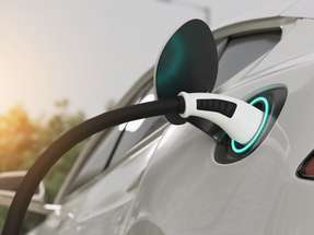 Das Projekt HiPower 5.0 zielt darauf ab, den Onboard-Charger in Elektrofahrzeugen deutlich zu verkleinern. GaN-Schalter und Embedding sollen die Effizienz erhöhen und den Platzbedarf verringern.