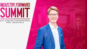 Frank Possel-Dölken, Chief Digital Officer bei Phoenix Contact, spricht auf dem INDUSTRY.forward SUMMIT 2026 über die digitale Transformation, den KI-Umbruch und Zielkonflikte globaler Standards.