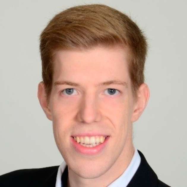 Jurij Gerdes, Sales Engineer Renewable Energy bei Stäubli Electrical Connectors: „Die schnellere Umsetzung nachhaltiger Energielösungen erfordert vor allem klare und verlässliche politische Rahmenbedingungen. Dazu zählen ein Nullsteuersatz für PV-Anlagen, planbare EEG-Einspeisevergütungen, ein wirksamer CO2-Preis sowie ein konsequenter Bürokratieabbau. Gleichzeitig müssen Unternehmen in Infrastruktur investieren – von der Förderung von Ökostrom über Photovoltaikanlagen und Ladeparks bis hin zur energetischen Gebäudesanierung. Entscheidend sind zudem Bildung und Information: sensibilisierte Mitarbeitende und gezielter Wissenstransfer beschleunigen die Umsetzung. Bremsend wirken aktuell hohe Investitionskosten, Fachkräftemangel sowie Vorbehalte gegenüber neuen Technologien.