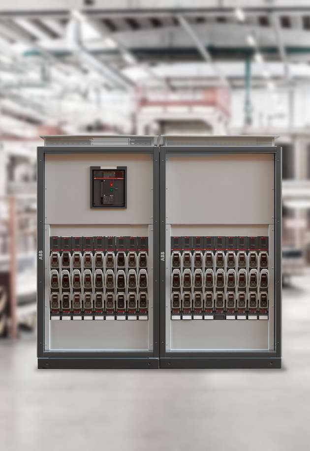 Durchgängige 800-V-Systemarchitektur: vollständig bestücktes System pro E power Schranksystem mit aufeinander abgestimmten Schutz-, Schalt- und Überwachungskomponenten.