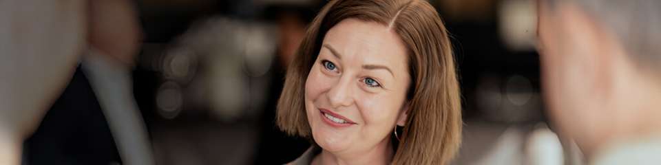 Anna-Katharina Deiters, Product Marketing Specialist bei ABB, ist der Meinung, dass eine klare Anlagenstruktur, Kennzeichnung und Überwachung über die Verfügbarkeit und die sichere Wartung im Betrieb entscheiden.