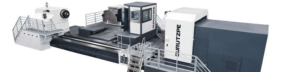 Die riesigen CNC-Drehmaschinen werden für den Transport in einzelne Module zerlegt und am Zielort wieder montiert.
