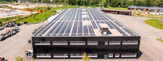 Integrierte Energielösung: BKW kombiniert Photovoltaik, Batteriespeicher, Ladeinfrastruktur und Flexibilitätsvermarktung zu einem dynamischen, marktorientierten Energiesystem für Unternehmen.