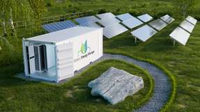Hybridpark aus Windenergie und Photovoltaik: Durch netzbildender Wechselrichtertechnik kann die Anlage künftig Momentanreserve bereitstellen und ist damit ein zentraler Baustein zur Stabilisierung des Stromnetzes.