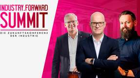 Diskussion auf dem Wasser: Beim INDUSTRY.forward SUMMIT 2026 kommen Entscheider auf solarbetriebenen Booten auf der Berliner Spree zusammen, um sich zu Industriethemen auszutauschen. Das Themen-Boot IMPACT wird präsentiert von Soley.