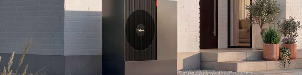 Mit der Vitocal 200-A intelligent energy (ie) bringt Viessmann Climate Solutions eine Luft/Wasser-Wärmepumpe in Monoblock-Bauweise auf den Markt. Die in Europa entwickelte und gefertigte Vitocal 200-A intelligent energy wurde mit dem iF Design Award ausgezeichnet.