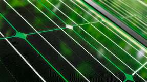 Im Solarpark „Juliusburg/Krukow“ wird gezeigt, wie saubere Energie und emissionsarme Materialien die gesamte Wertschöpfungskette dekarbonisieren können.