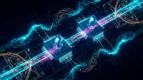 Das Herzstück eines Verfahrens, das erstmals wirklich perfekte Zufallszahlen erzeugt und zertifiziert, sind zwei quantenverschränkte Chips, die über eine Distanz von 30 m verbunden sind. Solche Systeme könnten künftig die Grundlage digitaler Sicherheit bilden – von der Kryptografie bis zur Blockchain.