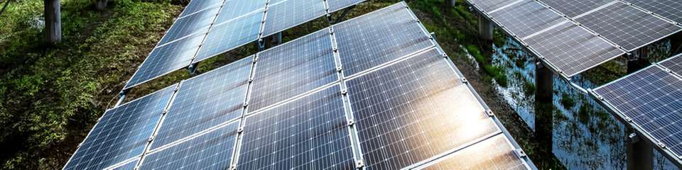 Überspannungsschutz für Solarparks, Batteriespeicher und Ladeinfrastruktur: Auf der Intersolar 2026 präsentiert Mersen AC- und DC-Lösungen auf Basis der Surge-Trap-K-Plattform.