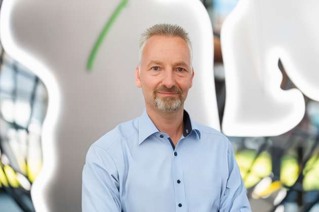 Die Entwicklerinnen und Entwickler stehen vor der Aufgabe, für jede Anwendung die optimale Material- und Kabelkonstruktion zu finden, wie Jürgen Beck, Produktmanager Power & Control bei Lapp, erklärt.