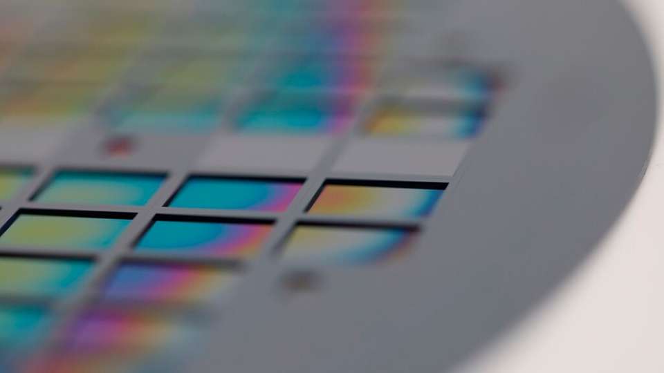 Wafer mit platzierten Chiplets.