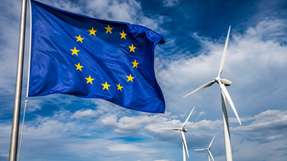 Ein beschleunigter Ausbau der Wind- und Solarenergie kann Versorgungslücken schließen und sich volkswirtschaftlich auszahlen.