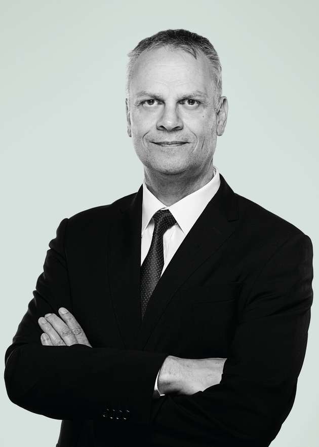 Oliver Edelmann, Director Distribution Sales, Rohm Semiconductor: Eine zentrale Aufgabe der Distribution wird es künftig sein, Endkunden als beratender Partner durch den Bauelemente-Dschungel zu führen und gemeinsam optimale Lösungen für ihre Applikationen zu entwickeln. Darüber hinaus tragen Distributoren wesentlich zur Verkürzung der Time-to-Market bei, indem sie mit technischer Expertise und Technology-Centern Entwicklungsprozesse beschleunigen – insbesondere da nicht jeder Endkunde über ausreichende Entwicklungsressourcen verfügt. Zudem agieren sie als Vernetzer, fördern Kooperationen und ermöglichen so, komplexe Anwendungen effizient und erfolgreich am Markt zu realisieren.