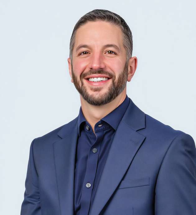 Dan Ford, VP Sales and Services EMEA, Farnell: Bei Farnell geht Distribution über Verfügbarkeit, Preis und Logistik hinaus: Als Distributor unterstützen wir Kunden dabei, Innovationen zu beschleunigen und die Komplexität über den gesamten Produktlebenszyklus hinweg zu reduzieren. Wir unterstützen Ingenieure mit technischem Fachwissen, Design-Tools und Komponenten-Auswahl, die Risiken senken und die Markteinführungszeit verkürzen. Unsere globale Reichweite und unser Support in der jeweiligen Landessprache liefern wertvolle Markteinblicke und helfen Kunden, fundierte Geschäftsentscheidungen zu treffen. In Verbindung mit resilienten Lieferketten, Obsoleszenzmanagement, Compliance, Nachhaltigkeitsdaten und Rückverfolgbarkeit wird Distribution zu einem strategischen Partner, der Engineering-, Einkaufs- und Supply-Chain-Teams effektiver miteinander verbindet.