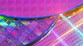 Das Fraunhofer IMS entwickelt und fertigt photonische Chiplets im eigenen Reinraum auf 200-mm-Wafern unter industrienahen Bedingungen.