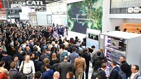 Vom 23. bis 25. Juni präsentieren in der Messe München rund 2.800 Aussteller wegweisende, marktreife und systemübergreifende Technologien für eine erneuerbare Energieversorgung 24/7.