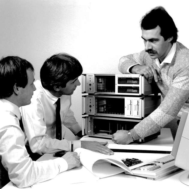 Das Unternehmen wurde 1986 von Frank J. Furrer und Walter Gloor gegründet.