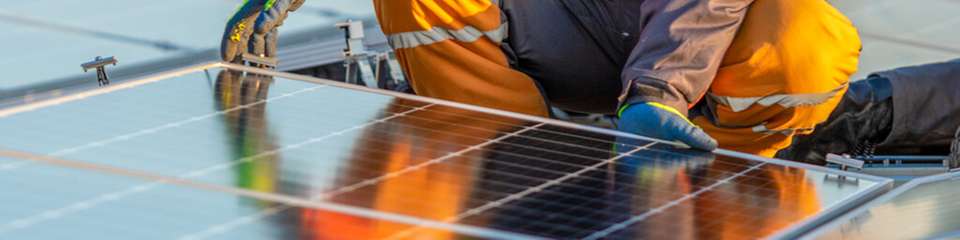 Durch die Reparatur und Wiederverwendung von PV-Modulen und Wechselrichtern lassen sich die Betriebskosten senken und die Lebensdauer der Komponenten verlängern.