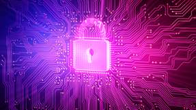 Während bereits 50 Prozent der IT-Geräte PQC-fähiges SSH unterstützen, sind es bei OT-Systemen nur 16 Prozent und bei medizinischen Geräten lediglich 6 Prozent. Forescouts neue PQC-Dashboards machen diese Lücken sichtbar und helfen dabei, gezielt gegenzusteuern.