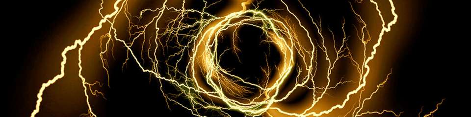 Überschreitet die Stromdichte im Fehlerfall einen kritischen Wert, verliert das Material schlagartig seine supraleitende Eigenschaft, wird normalleitend, baut einen hohen Widerstand auf und reduziert den Kurzschlussstrom um einen gewünschten Betrag.