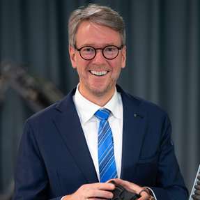 Philip Harting, Vorstandsvorsitzender und CEO der HARTING Technologiegruppe verstärkt den VDMA-Hauptvorstand.