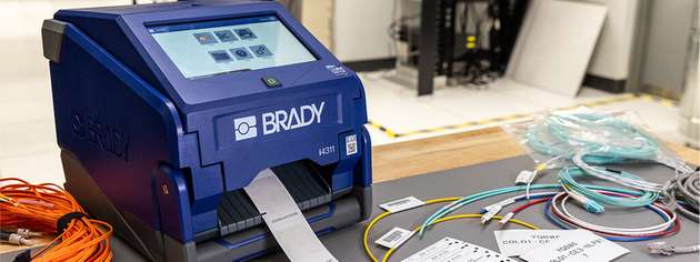 Der i4311 von Brady setzt mit 101,60 mm einen neuen Maßstab für die maximale Etikettenbreite für vernetzte Etikettendrucksysteme.