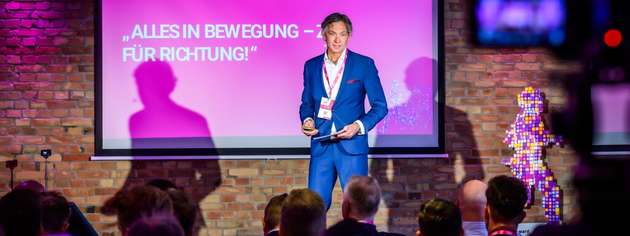 Die Frage ist nicht mehr, ob sich etwas ändert, sondern wohin die Veränderung führt. Vom 1. bis 2. Juli 2026 brachte der 7. INDUSTRY.forward SUMMIT im Spreespeicher Berlin Industrie-CxOs zusammen.