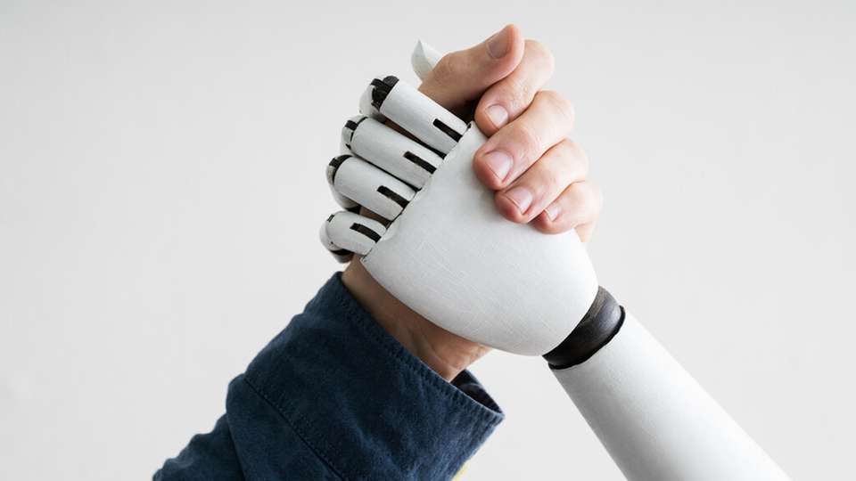 WearaCob – Wearable und Collaborative – ermöglicht eine enge und gefahrlose Zusammenarbeit von Mensch und Roboterarm.