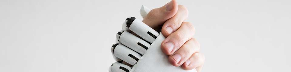 WearaCob – Wearable und Collaborative – ermöglicht eine enge und gefahrlose Zusammenarbeit von Mensch und Roboterarm.