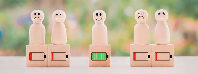 Batterien könnten künftig ihren Zustand – Temperatur, Druck oder Gasentwicklung – selbstständig nach außen melden, ganz ohne zusätzliche Datenleitungen.