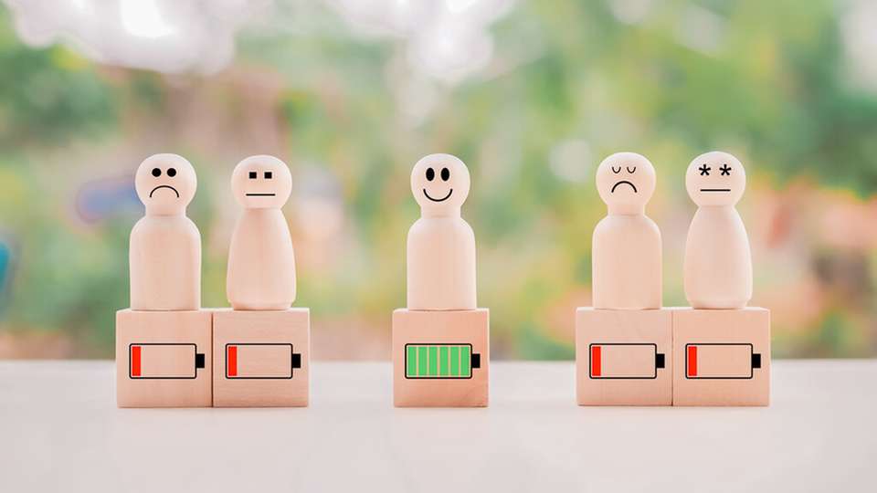 Batterien könnten künftig ihren Zustand – Temperatur, Druck oder Gasentwicklung – selbstständig nach außen melden, ganz ohne zusätzliche Datenleitungen.