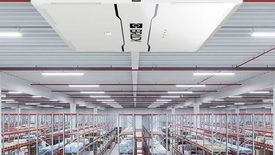„Die RFID-Technologie sorgt in jeder Branche für Effizienzsteigerungen in wichtigen Leistungsbereichen – drahtlos und auch ohne Sichtlinie“, so Oliver Warn, Territory Sales Manager DACH, Brady. 