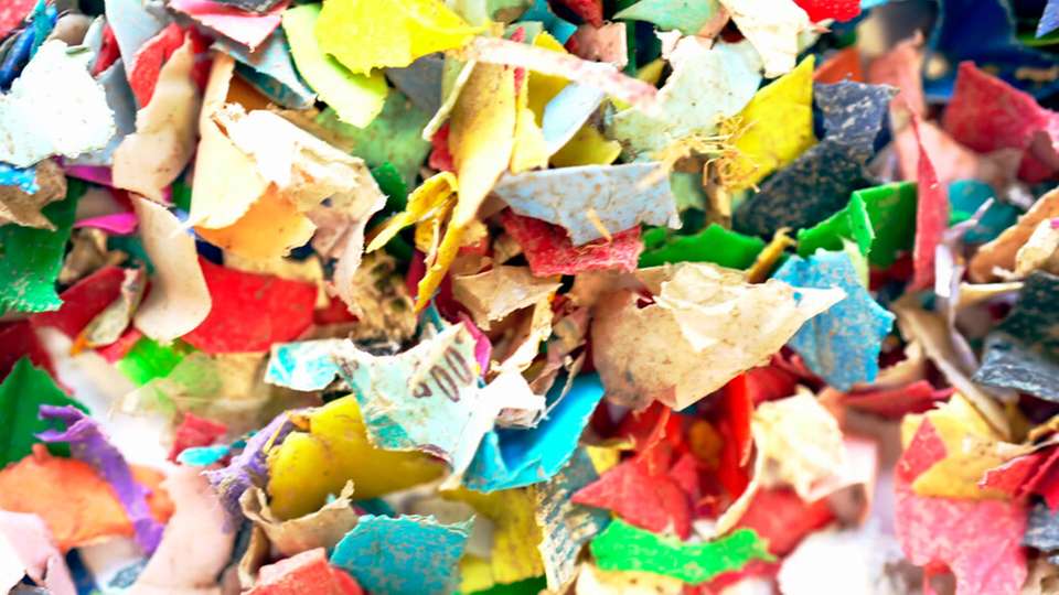 Die Qualität von Rezyklaten wird nicht allein durch Sortiertechnologien bestimmt, sondern maßgeblich durch die Zusammensetzung und den Verschmutzungsgrad des Inputmaterials.