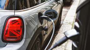 Schurter ALO-Serie: Hochvolt-Sicherungen bis 1.000 VDC und 900 A für E-Fahrzeuge – UL-zertifiziert, für PDU, BDU und BMS geeignet.