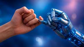 KI-Projekte scheitern selten an den Algorithmen selbst, sondern an der veralteten Infrastruktur, die sie nutzen. Fünf Faktoren sind entscheidend, um KI erfolgreich einzusetzen.