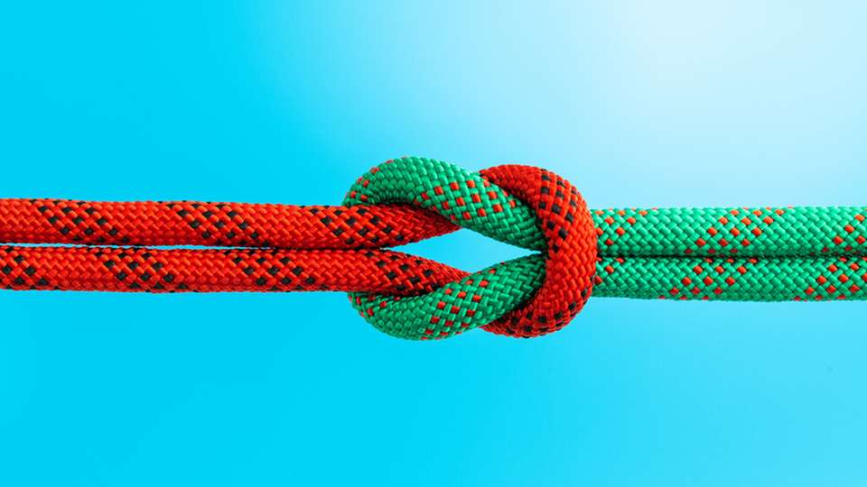 Das 2in1-System verbindet Maschinen, Anlagen sowie übergeordnete IT-Systeme zu einer einheitlichen Architektur. 