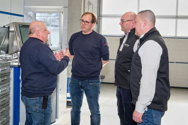 Fanden gemeinsam zur perfekten Lösung, von links: Helmut Mühlberger, Markus Obermayer (beide Rosenberger) sowie Lech Andrzejewski-Eser und Michel Lubinsky-Fischer (beide Richard Geiss).