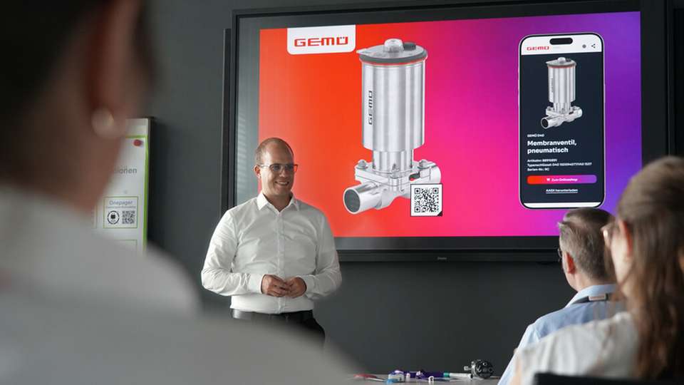 Simon Stadtmüller, Senior Product Owner Digital Business Transformation bei Gemü, zeigte in einem Workshop praxisnah, wie Unternehmen den Einstieg in den unternehmensübergreifenden Datenaustausch und den Digitalen Produktpass gestalten können.