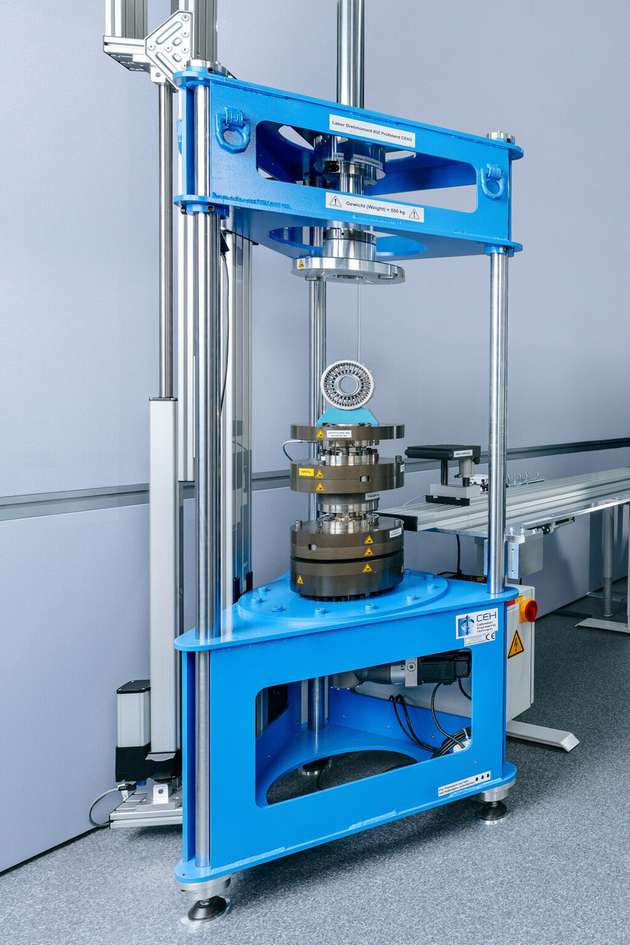 Die CEH-Kalibriereinrichtung mit dem Galaxie-Getriebe ist aktuell in der modernen Calibration Factory von Testo Industrial Services im Einsatz, wo sie für akkreditierte Kalibrierdienstleistungen und anspruchsvolle Kundenprojekte genutzt wird.