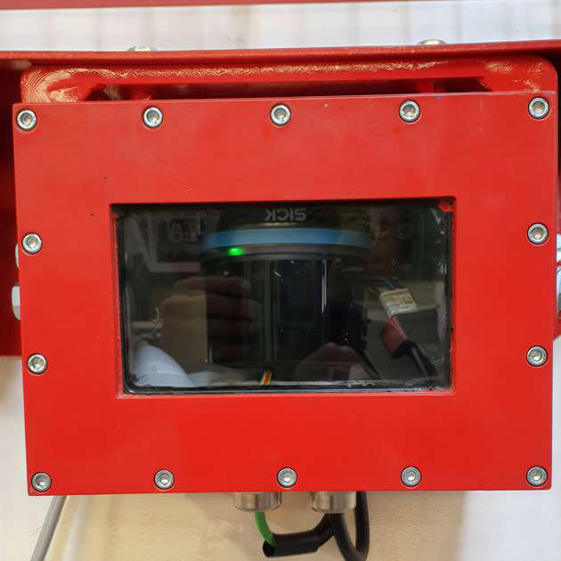 Der 3D-LiDAR-Sensor MultiScan100 bietet hohe Detektionssicherheit auch unter rauen Umgebungsbedingungen.