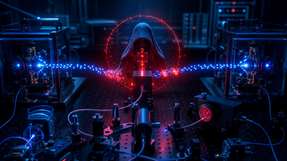 Beim Quantum Hackathon in Jena schlüpften rund 20 Teilnehmende in die Rolle der Hackerin Eve. Gemeinsam mit dem Fraunhofer IOF und ISI testeten sie ein Quantensignal. Ein Serious Game und der „Quanten-Kompass“ vermitteln das Wissen nun online.